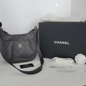 Chanel 2018 Black Metallic Quilted Leather Hobo Messenger Bag AUTHENTIC